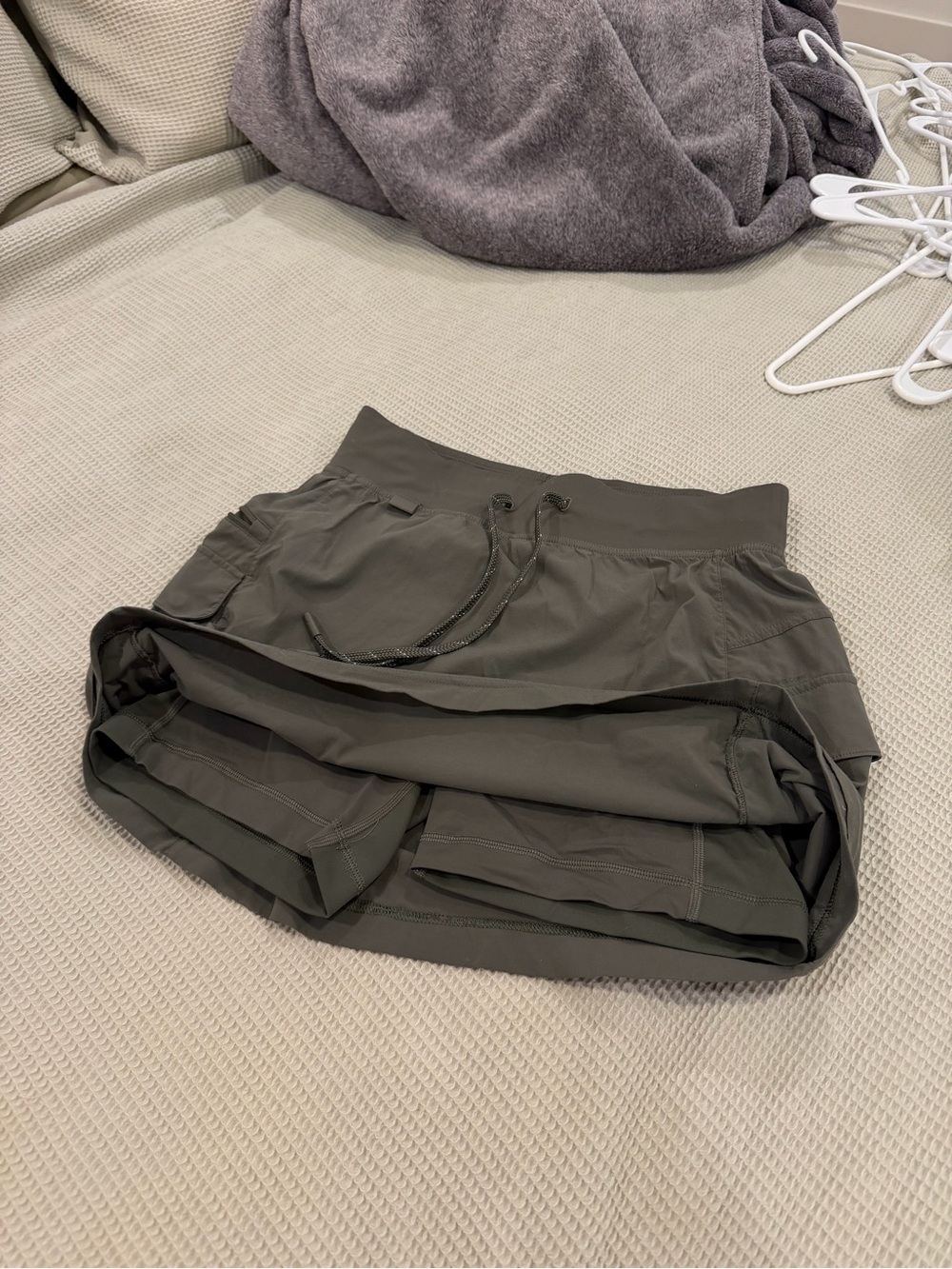 Lululemon Active Drawstring Cargo Skort in Olive - Picture 5 of 5